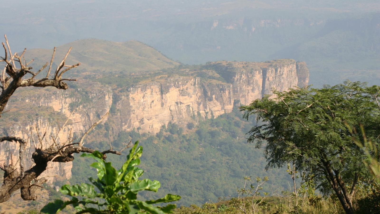 Les falaises de Doucky, Fouta Djalon, Guinée