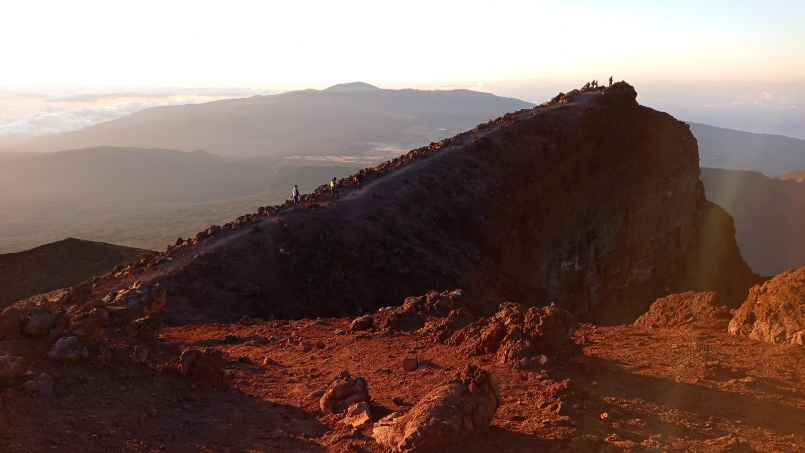 lever de soleil  piton des neiges gr r1 trek la réunion les 3 cirques