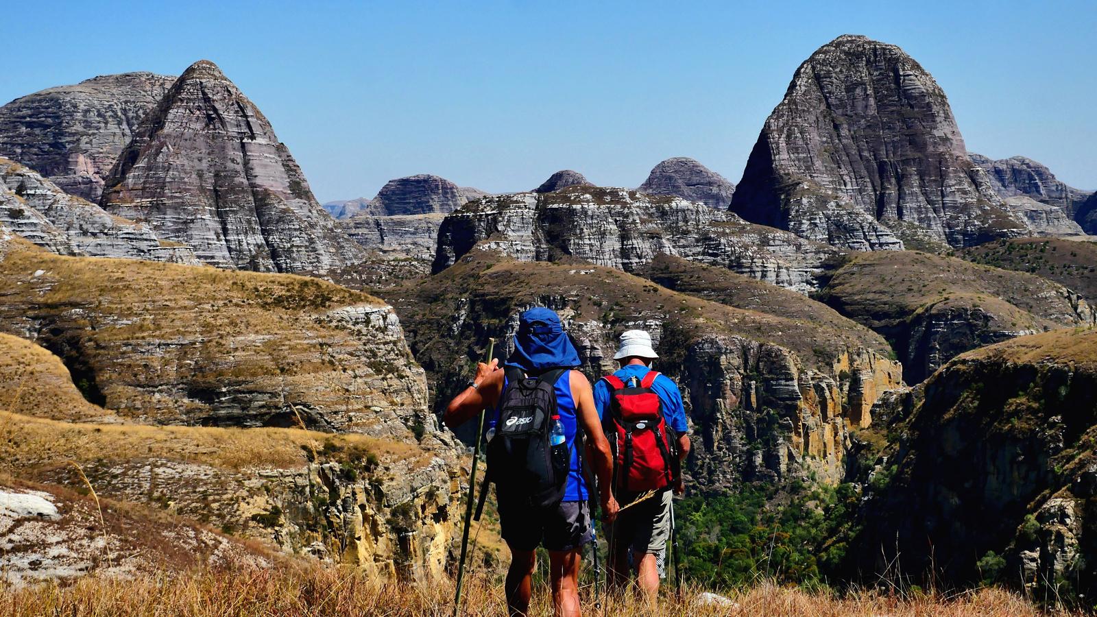 Randonner en famille dans le massif du Makay à Madagascar